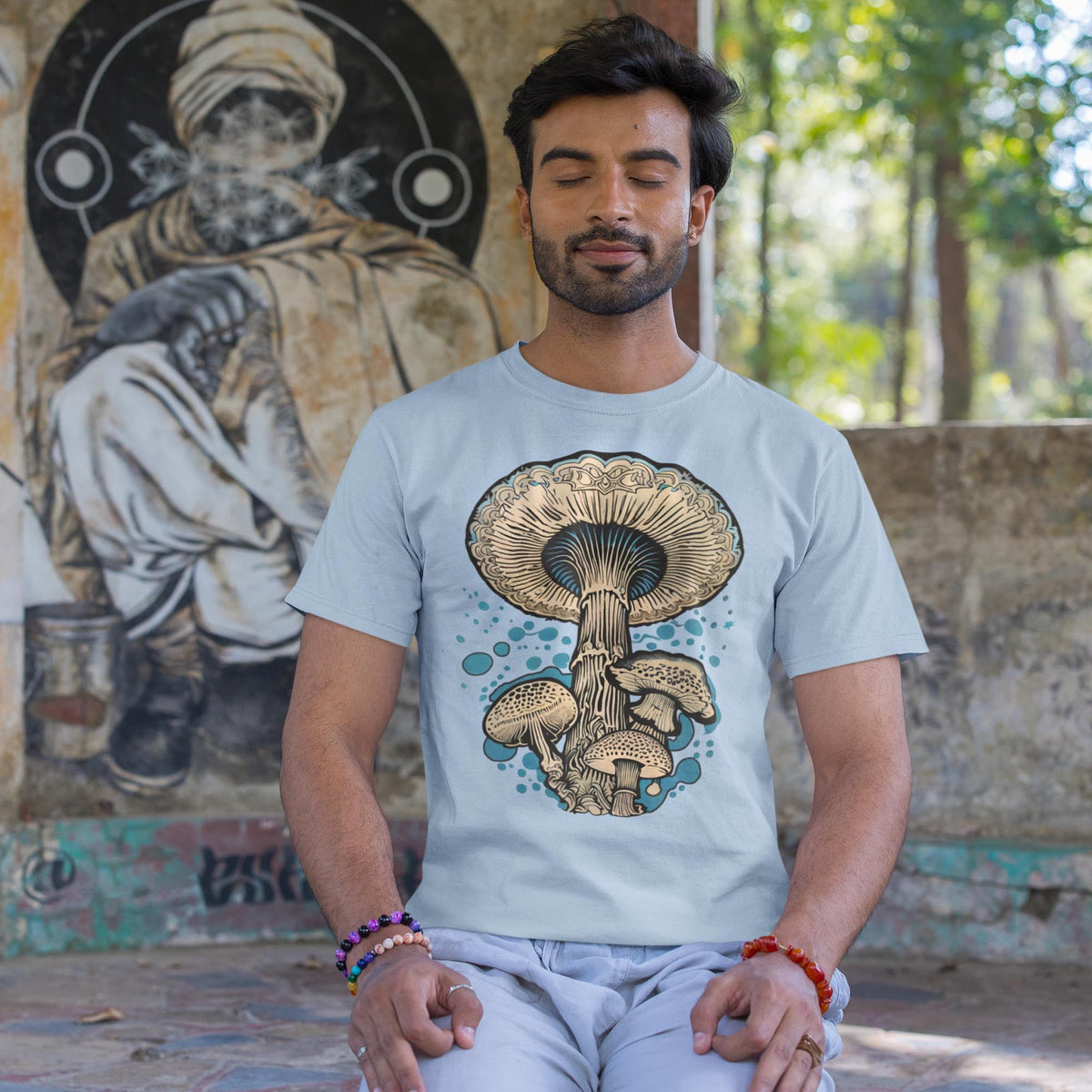 Mind&#39;s Playground, Psilocyben Edition | Iboga Psychedelic Magic Mushrooms Shrooms | Trippy Mycology Ayahuasca Art T-Shirt